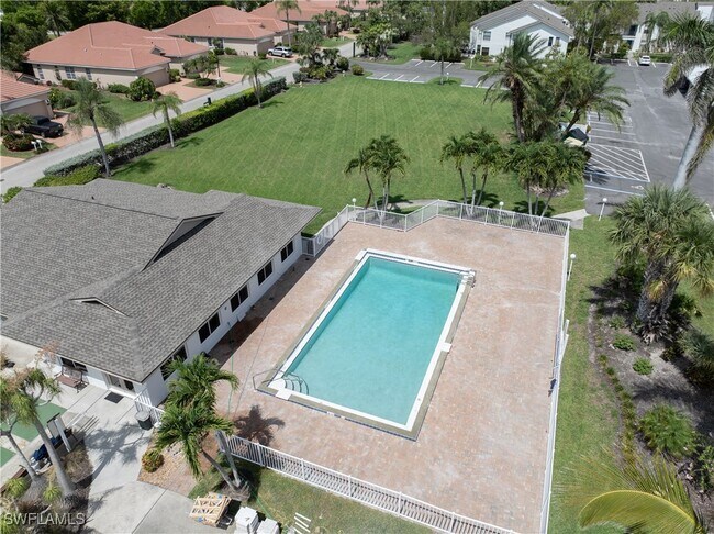 Building Photo - 5483 Peppertree Dr