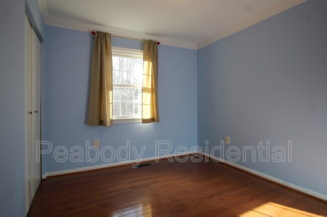 Building Photo - 8072 Sleepy View Ln