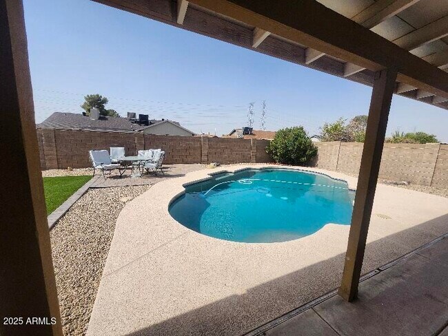 Building Photo - 8903 W El Caminito Dr