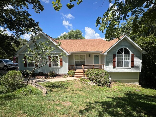 Primary Photo - Beautiful Lake House