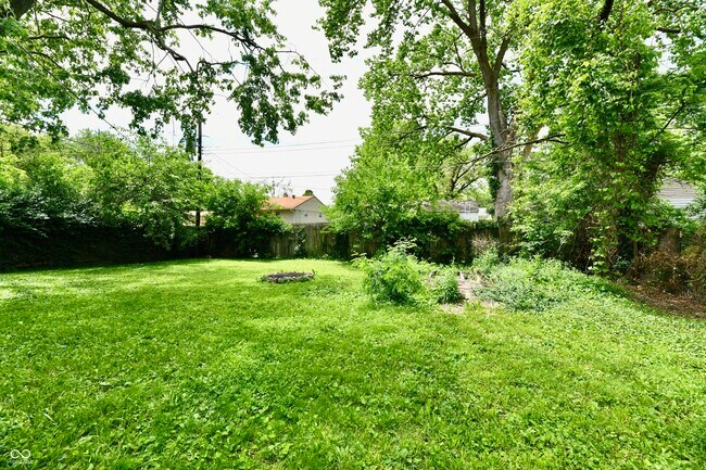 Building Photo - 3550 Eisenhower Dr