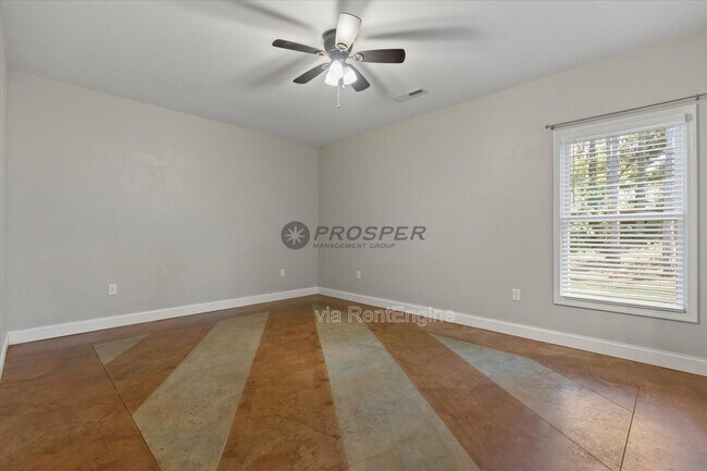 Building Photo - 110 Raeburn Way