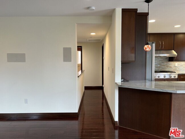 Building Photo - 1019 Camino Real