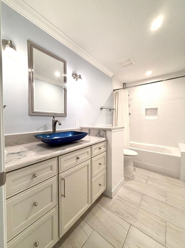 Building Photo - 500 Sandiron Cir