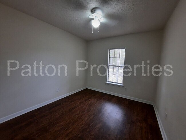 Building Photo - 1833-1835 Kathleen Drive -  Outside CoC -R...