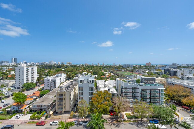 Building Photo - 1228 West Ave