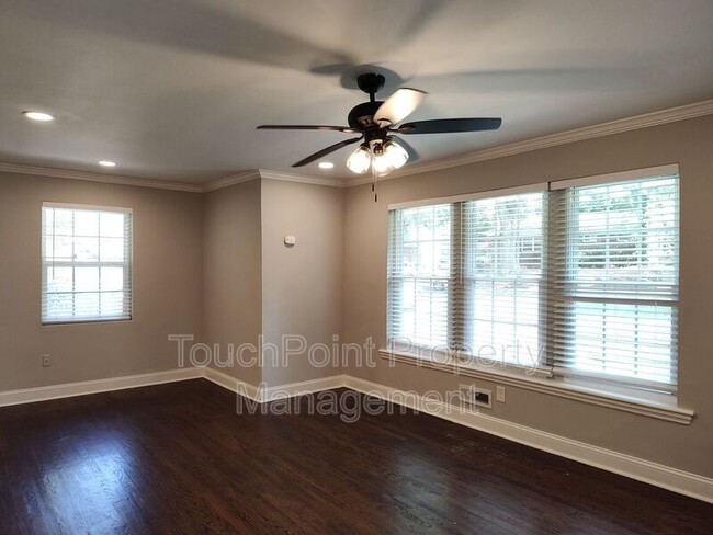 Building Photo - 3401 Bonaire Dr