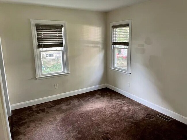 Building Photo - 2802 Berwick Ave