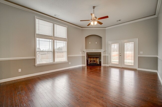 Building Photo - 732 Shelburne Ln