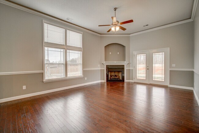 Building Photo - Wonderful Newer Home/Large Lot, District 5 Schools