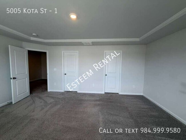 Building Photo - 5005 Kota St