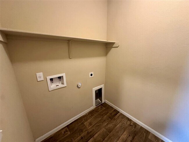 Building Photo - 12107 Waterford Run Way