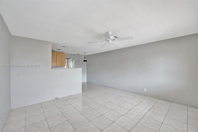 Building Photo - 2909 Middle River Dr