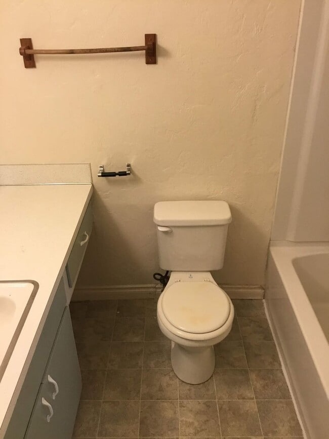 Building Photo - 2 Bedroom Duplex in Santa Clara Area