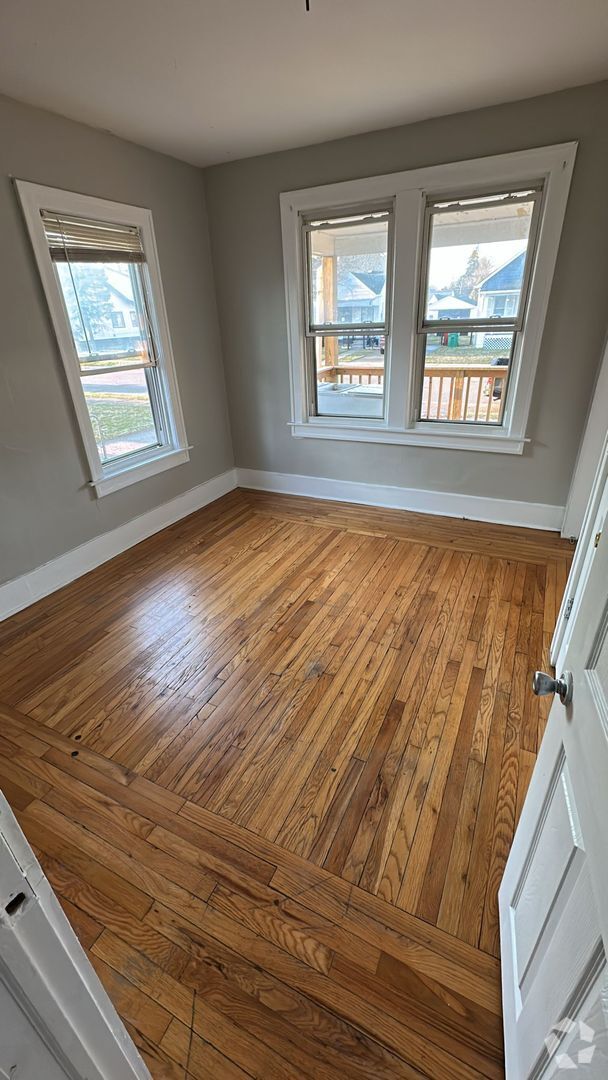 Building Photo - 16250 Chesterfield Ave