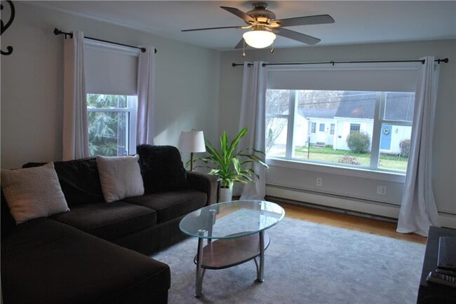 Building Photo - 161 Hadde Ave