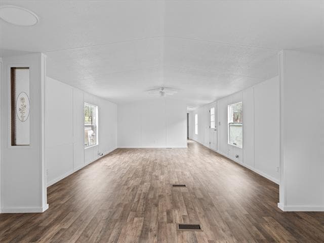 Building Photo - 146 Deerwood Ln