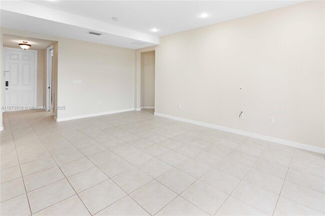 Building Photo - 7955 NW 128th Ln