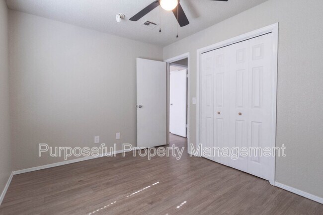 Building Photo - 313 Belmont Dr