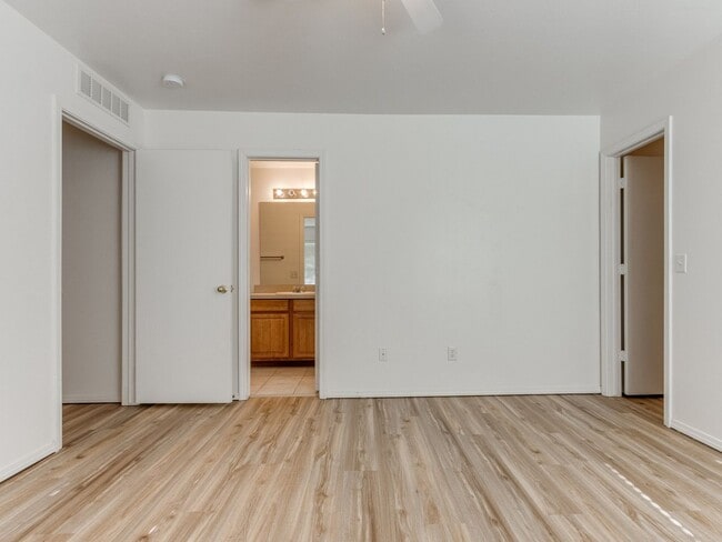 Building Photo - Charming 3 Bed, 2 Bath Home for Rent in Norman!