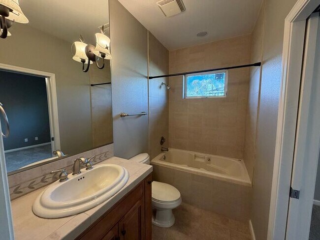 Building Photo - 1199 Manzanita Ln