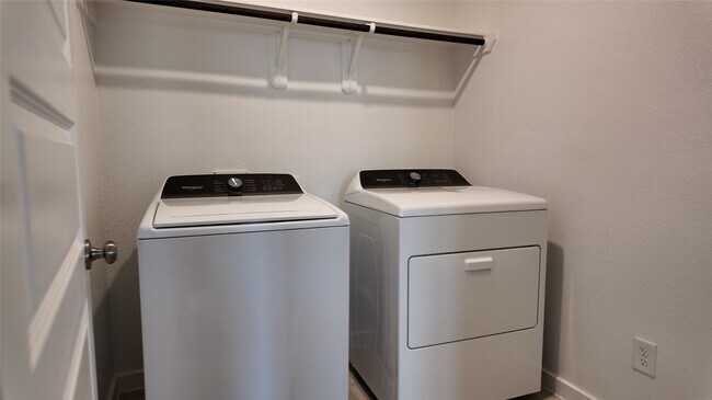 Building Photo - 16702 Sterling Clf St