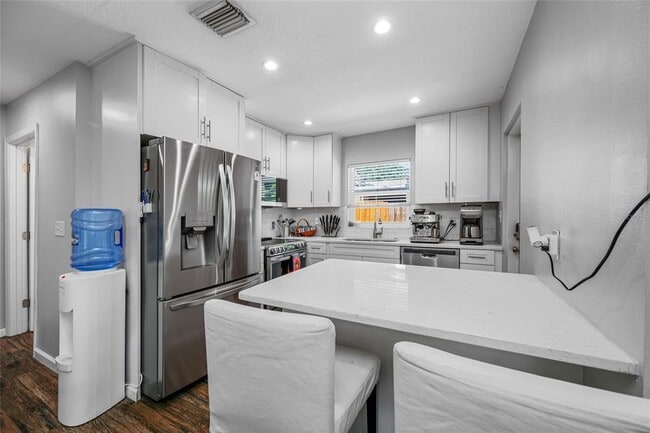 Building Photo - 1303 E Norfolk St