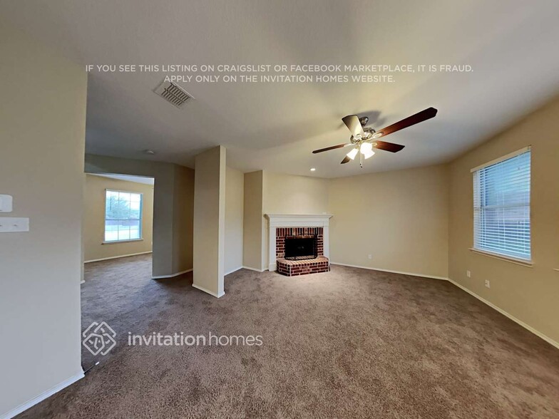 Building Photo - 200 Laramie Ln