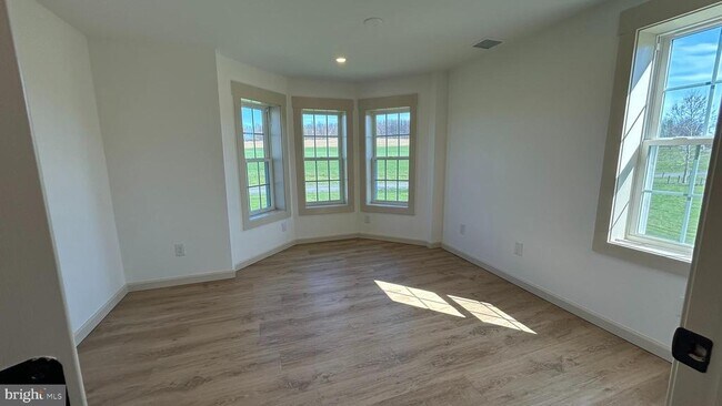 Building Photo - 165 Ammon Rd