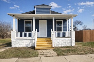 Building Photo - Fully Updated 3 Bedroom - 1 bathroom - $1,295