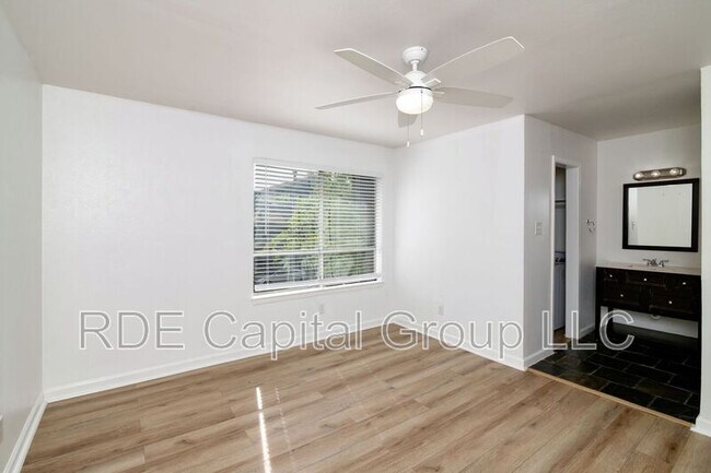 Building Photo - 2816 Throckmorton St