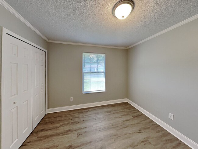 Building Photo - Coming Soon! 3 BR/2BA | Newly Renovated Single Family Home | 2-Car Garage Parking | In Jacksonville!