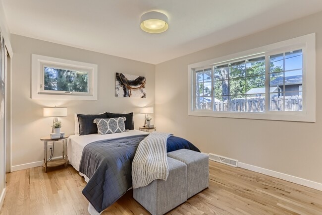 Building Photo - 2565 Teller St