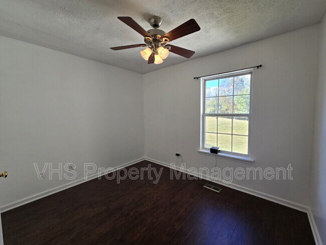 Building Photo - 10989 Muddy Run Ln