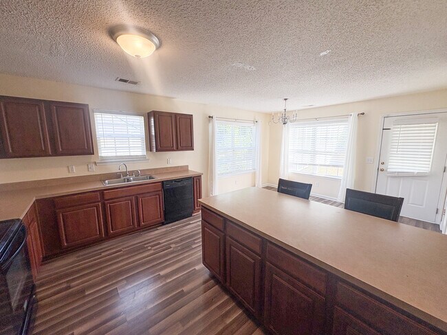 Building Photo - 159 Savannah Hills Dr