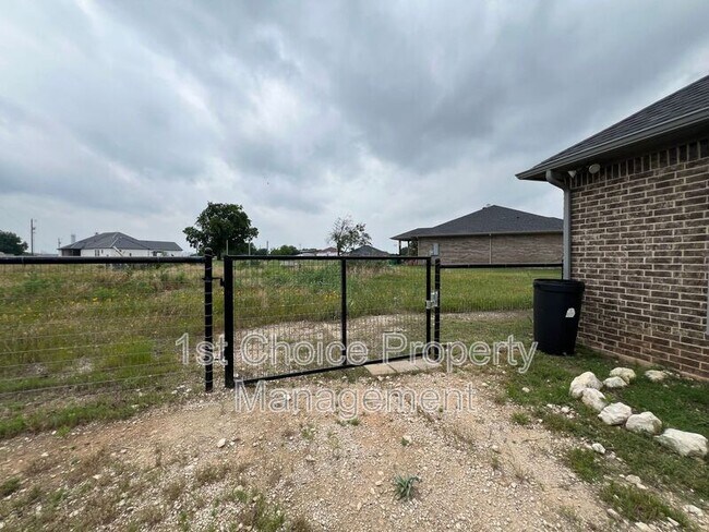 Building Photo - 5413 Harrys Pl