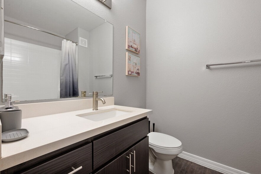 Building Photo - 14 W Villa Rita Dr