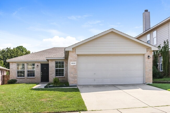 Building Photo - 8044 Brook Ridge Dr
