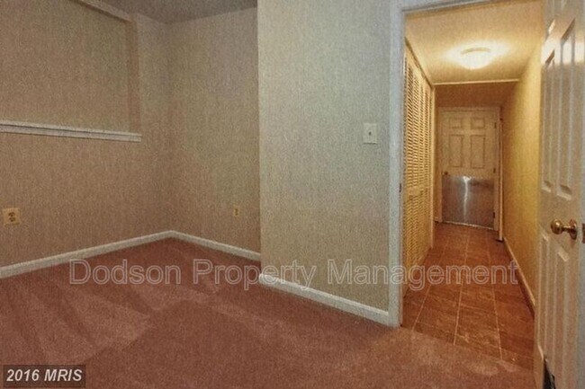 Building Photo - 8 Cathedral Ln