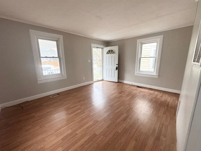 Building Photo - 711 Parsonage St