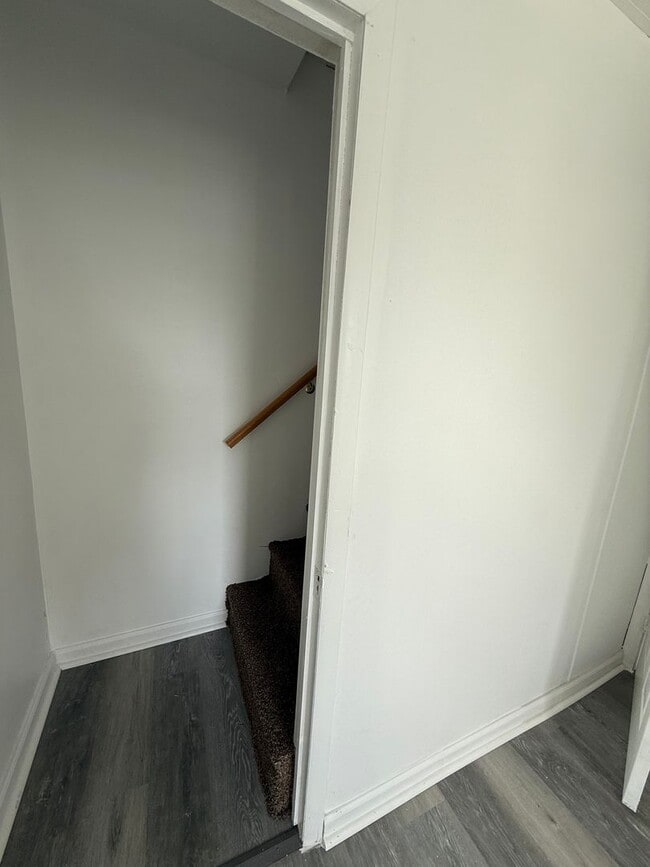 Building Photo - 929 Adeline St