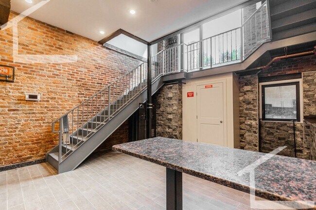 Building Photo - 1 bed 1 bath LOFT in Fenway..... don't miss out!! SEPT 1st