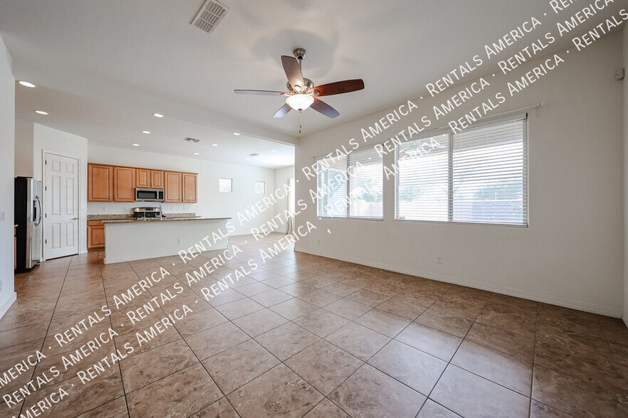 Building Photo - 1133 E Buckingham Ave