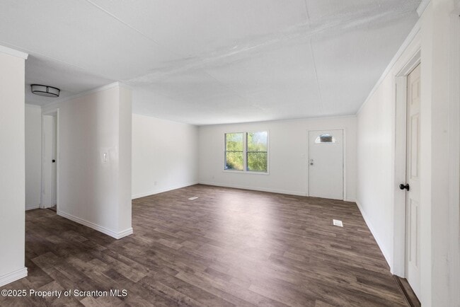 Building Photo - 720 Edgebrook Dr