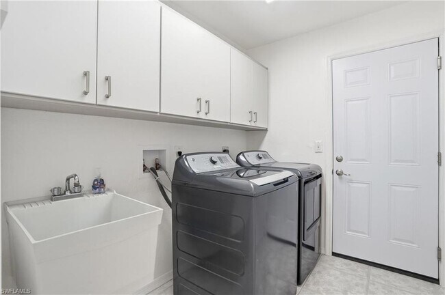 Building Photo - 132 Bordeaux Cir