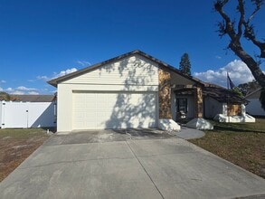 Building Photo - Charming 2 Bed 2 Bath in Holiday, Fl