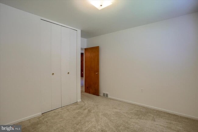 Building Photo - 107 Birch Ct