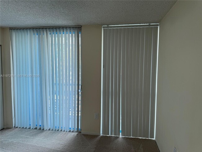 Building Photo - 915 NW 1st Ave