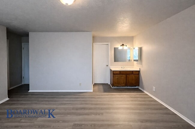 Building Photo - Awesome 3 Bedroom in Salt Lake City!