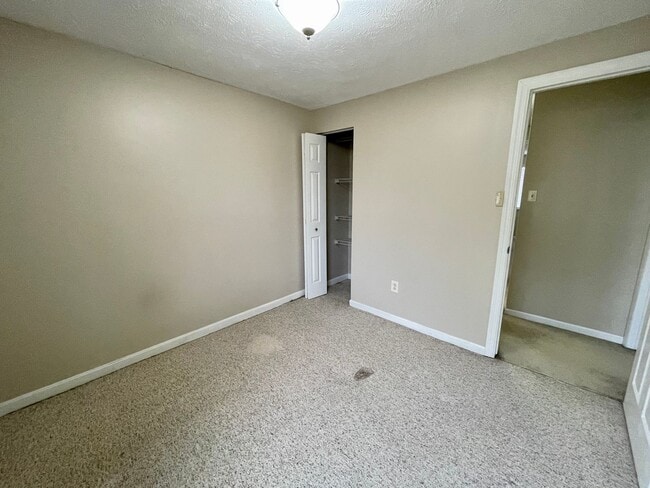 Building Photo - South Fayette - Spacious 3 Bedroom, 2.5 Bath Townhouse - Hunting Ridge Community